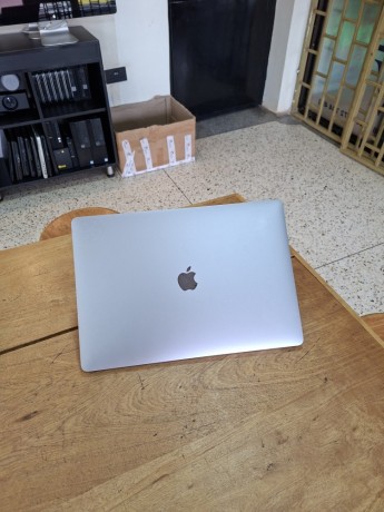 macbook-pro-2019-15-inch-core-i9-big-0